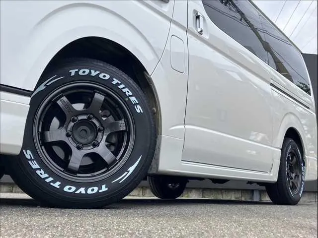 Toyota Hiace 2014 photo 2