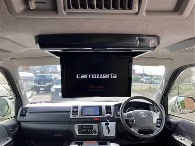 Toyota Hiace 2014 photo 3