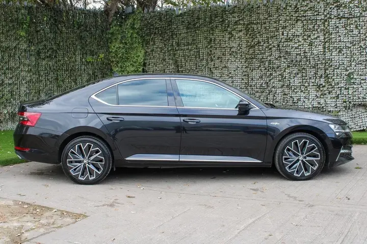 Skoda Superb 2021 photo 4