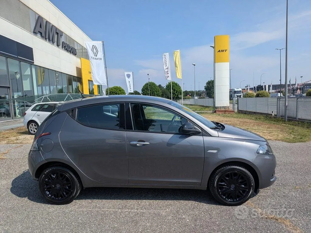 Lancia Ypsilon 2023 photo 4