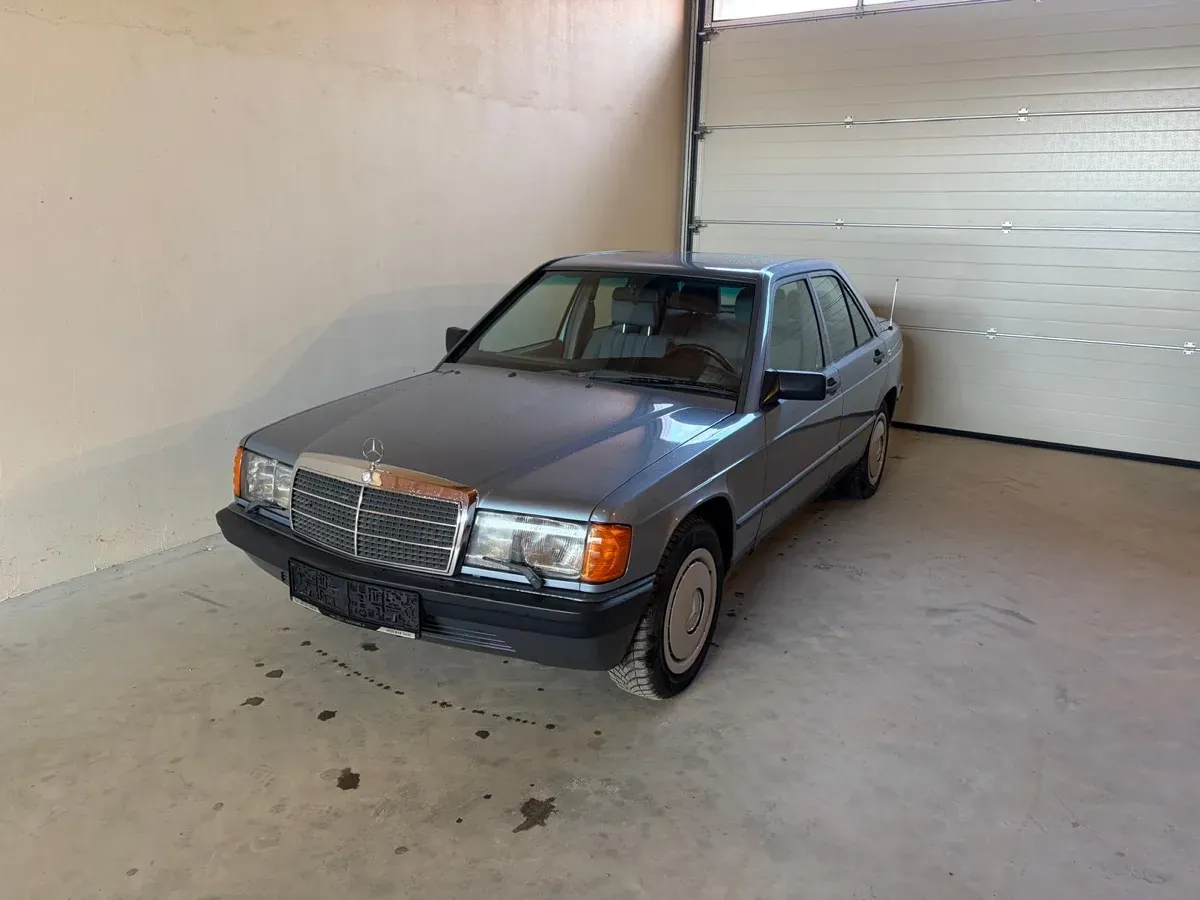 Mercedes-Benz 190