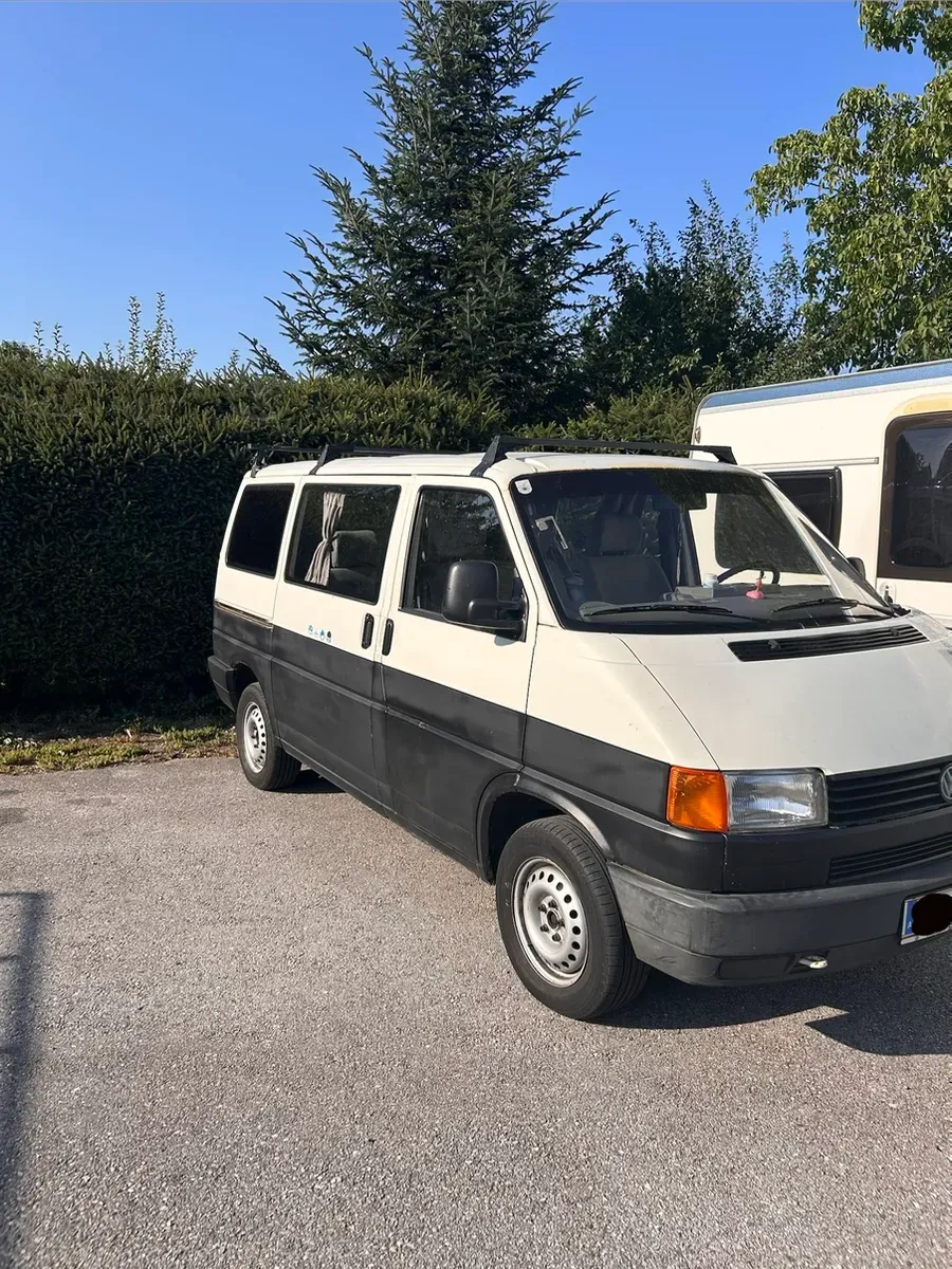 Volkswagen T4 1995 photo 2