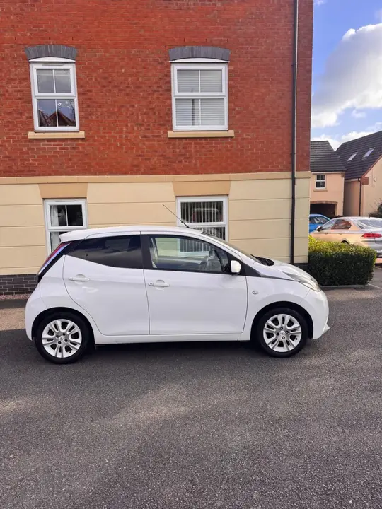 Toyota Aygo 2016 photo 2