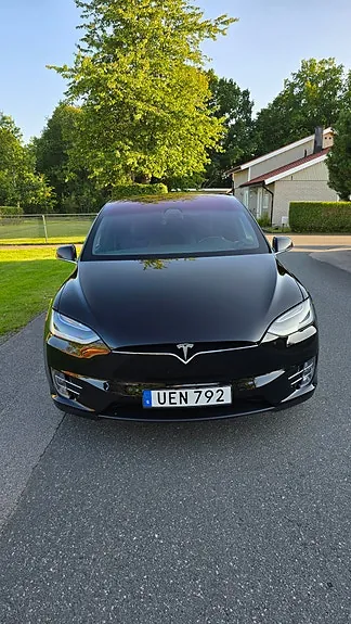 Tesla Model X 2020 photo 2