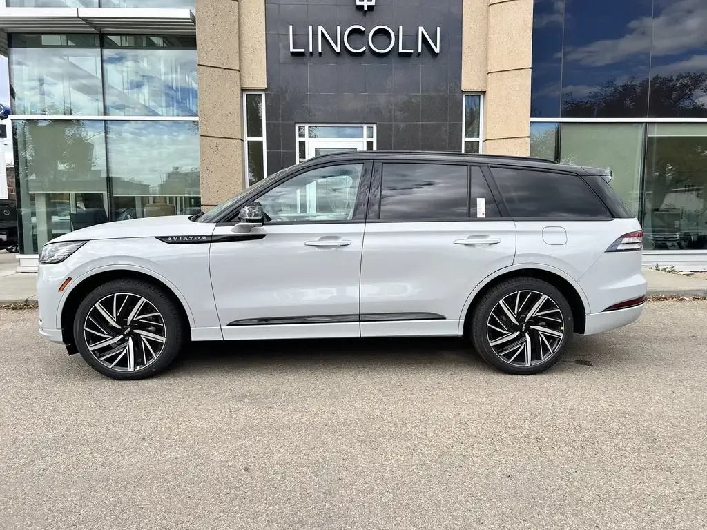 Lincoln Aviator 2027 photo 4