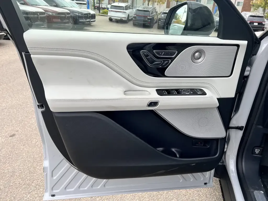 Lincoln Aviator 2027 photo 5
