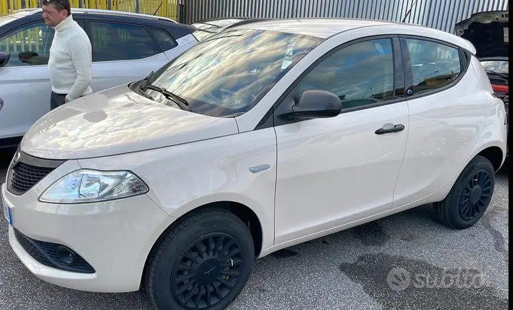 Lancia Ypsilon