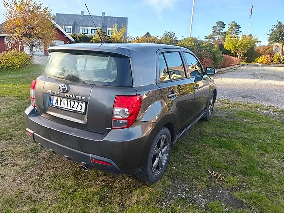 Toyota Urban Cruiser 2009 photo 2