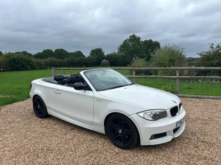 BMW 1 Series 2012 photo 2