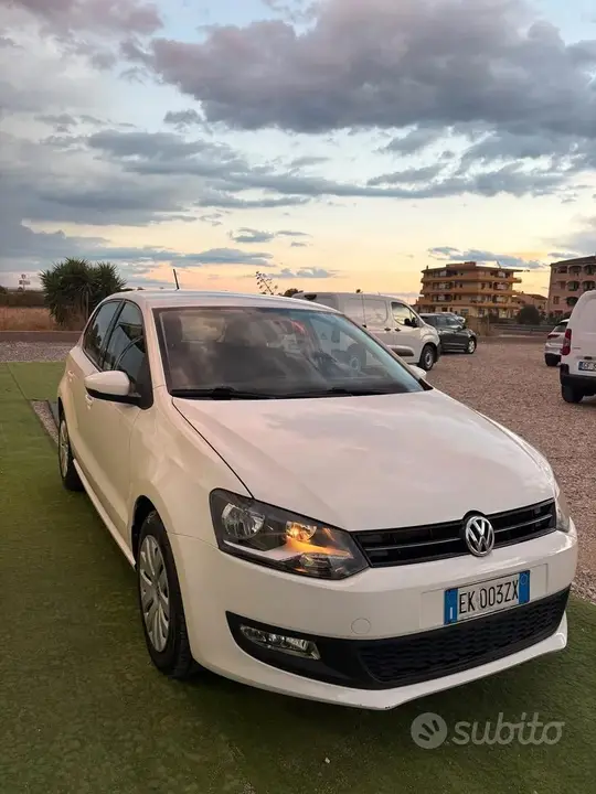 Volkswagen Polo 2012 photo 2