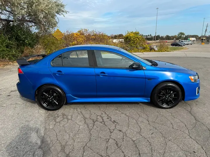 Mitsubishi Lancer 2017 photo 4