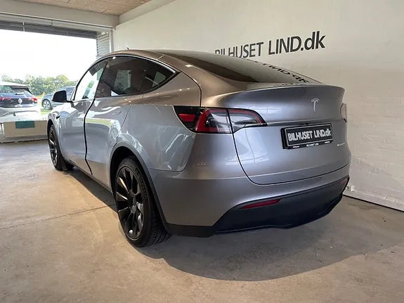 Tesla Model Y 2024 photo 3
