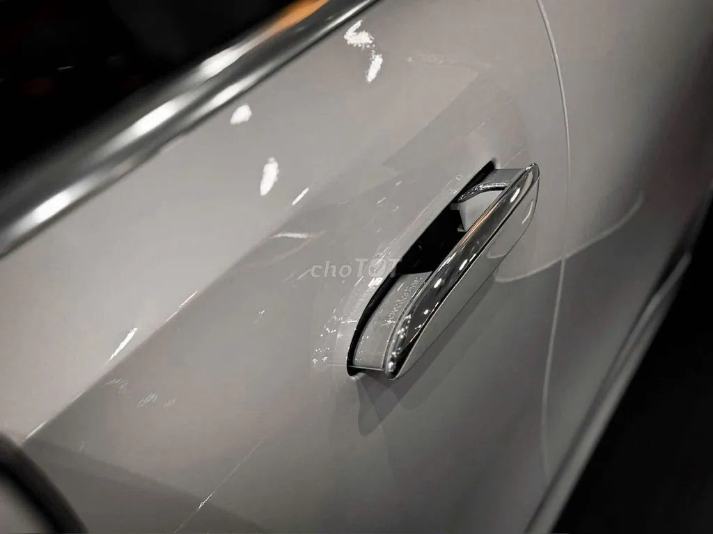 Mercedes-Benz E-Class 2025 photo 5
