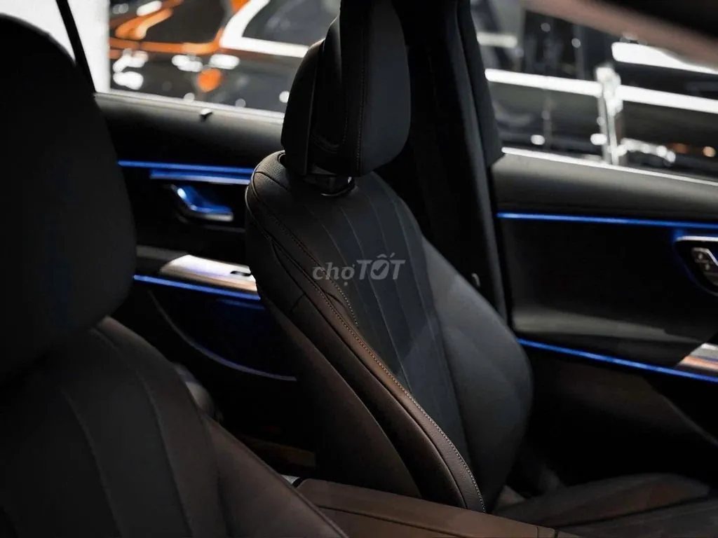 Mercedes-Benz E-Class 2025 photo 4