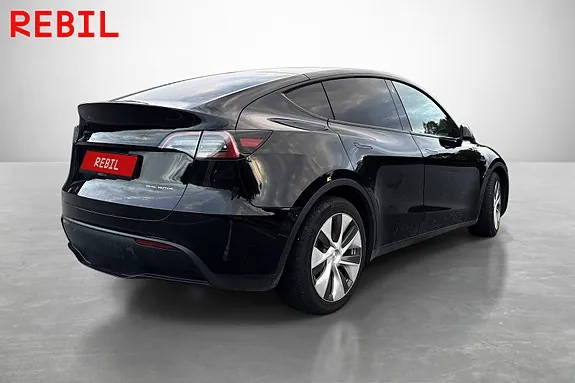 Tesla Model Y 2023 photo 4