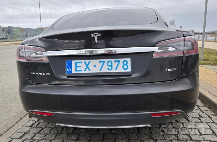 Tesla Model S 2016 photo 2