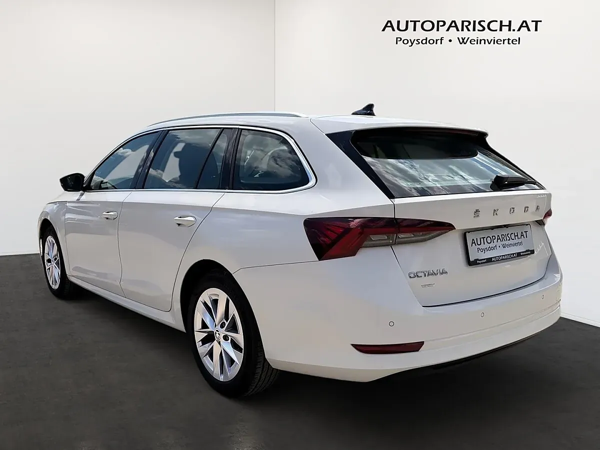 Skoda Octavia 2021 photo 3