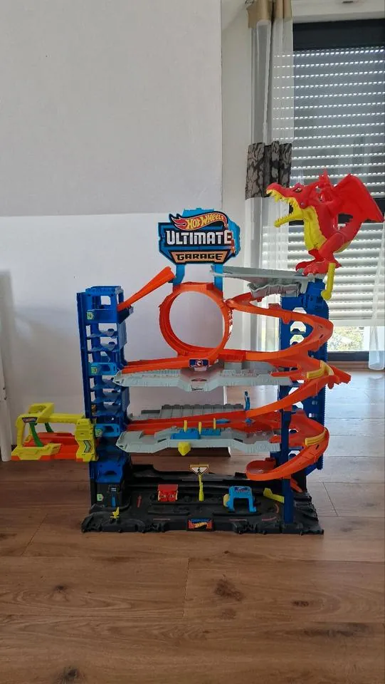 Hot Wheels Drachengarage