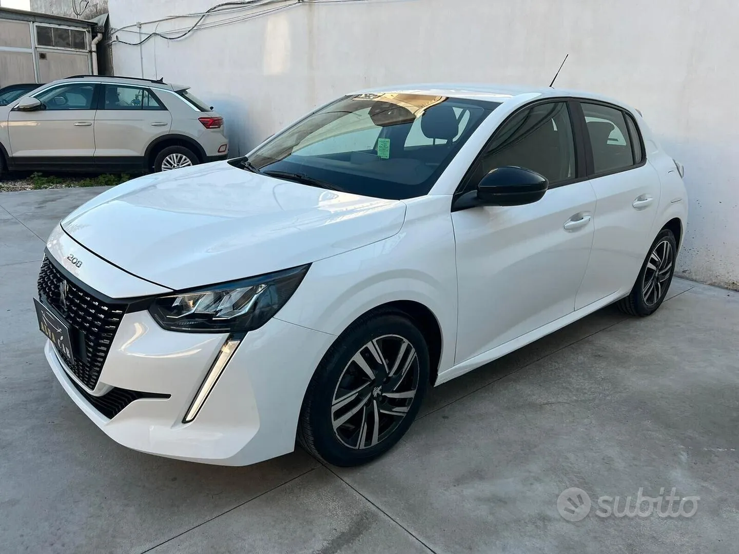 Peugeot 208 2023 photo 3