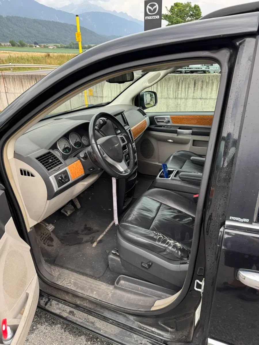 Chrysler Voyager 2008 photo 3