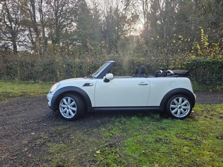 Mini Convertible 2009 photo 3