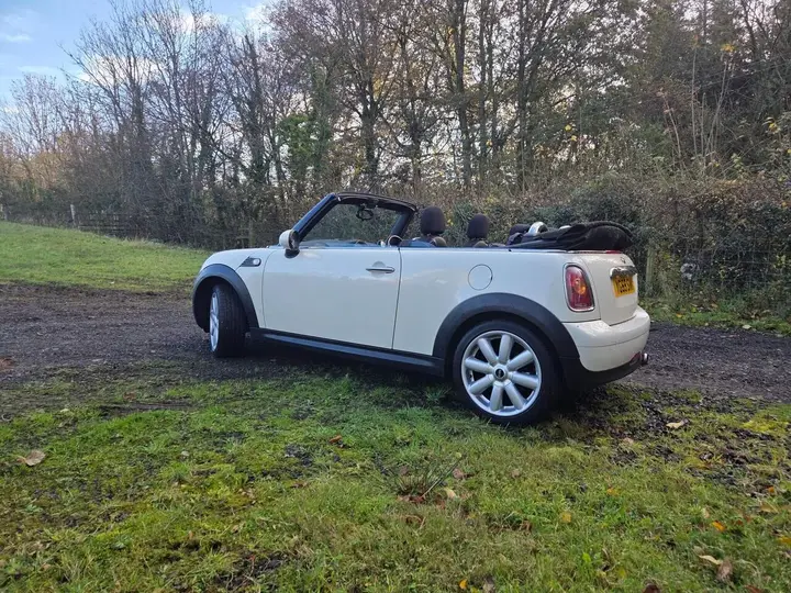 Mini Convertible 2009 photo 4