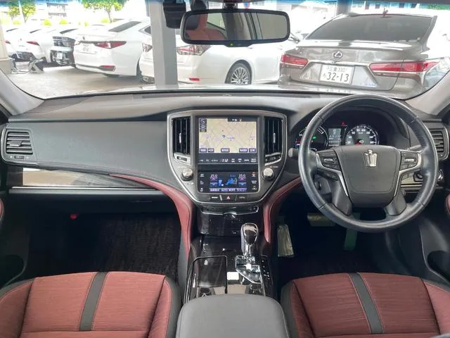 Toyota Crown Athlete Hybrid 2016 photo 2