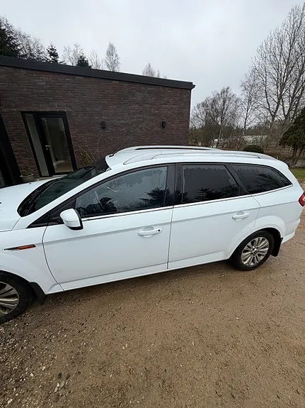 Ford Mondeo 2010 photo 2