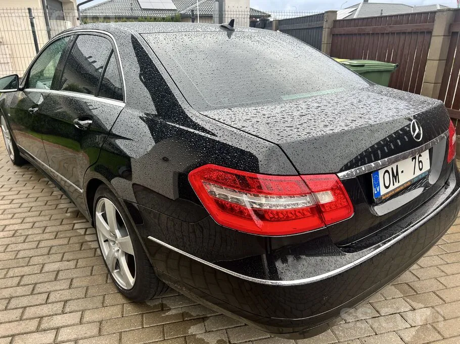 Mercedes-Benz E-Class Avantgarde 2009 photo 2