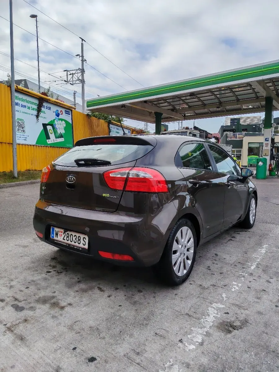 Kia Rio 2012 photo 2