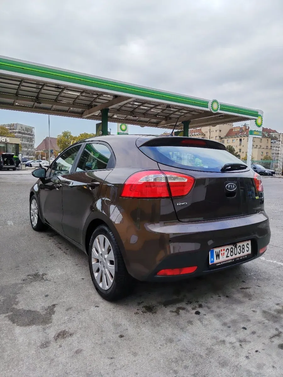 Kia Rio 2012 photo 3
