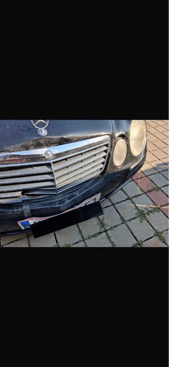 Mercedes-Benz E-Class 2004 photo 3