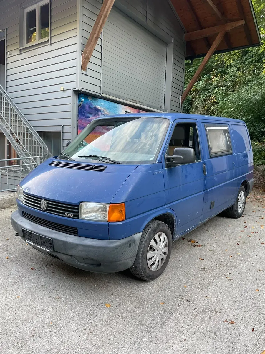 Volkswagen T4 2001 photo 2