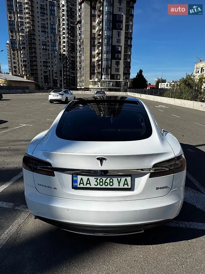Tesla Model S 2015 photo 4