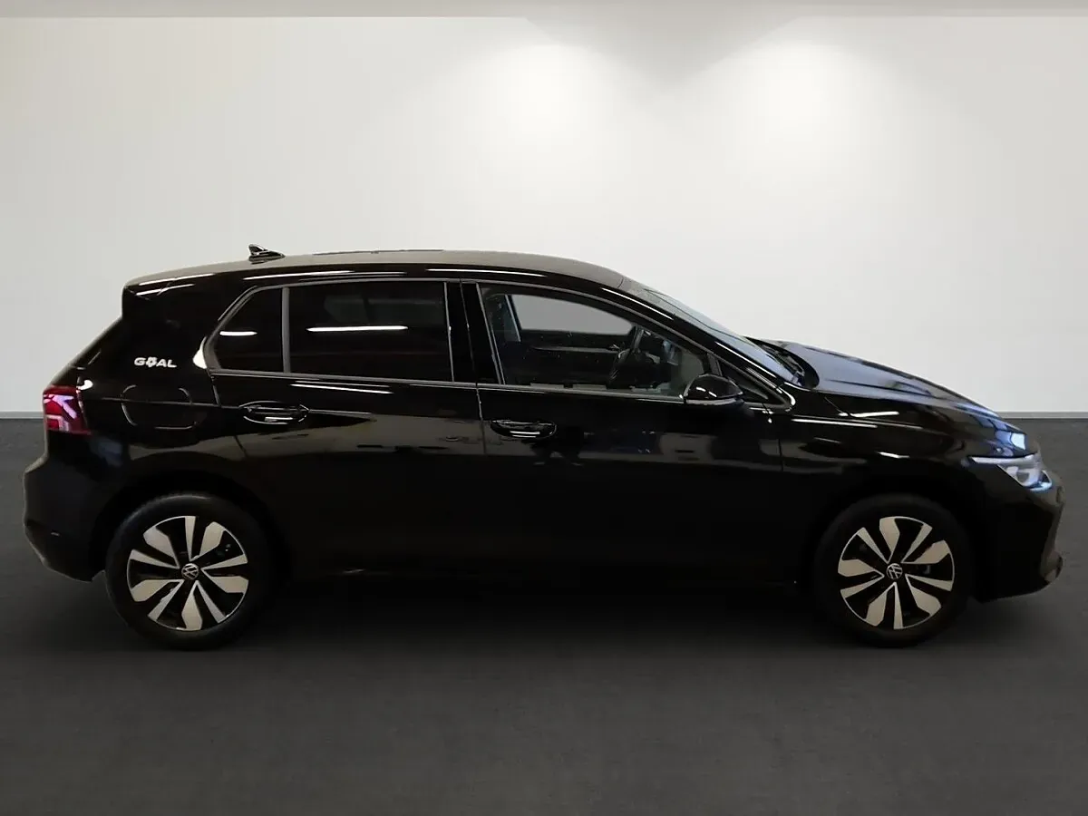 Volkswagen Golf 2025 photo 3