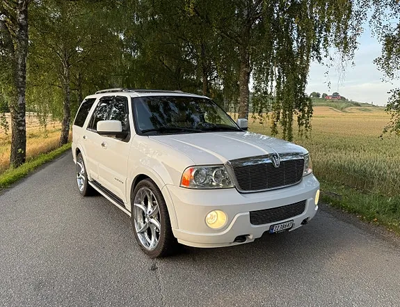Lincoln Navigator 2003 photo 2