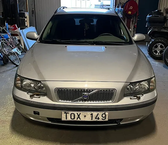 Volvo V70 2002 photo 2