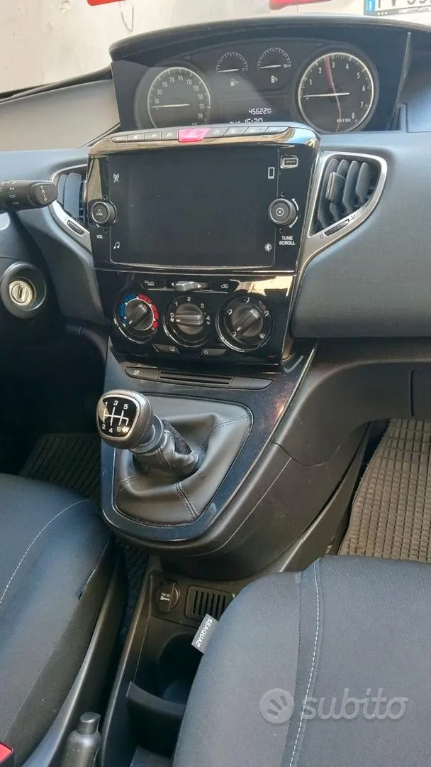 Lancia Ypsilon 2022 photo 4