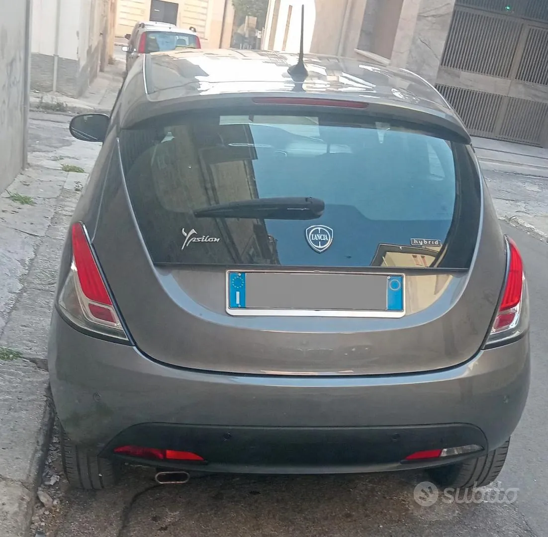 Lancia Ypsilon