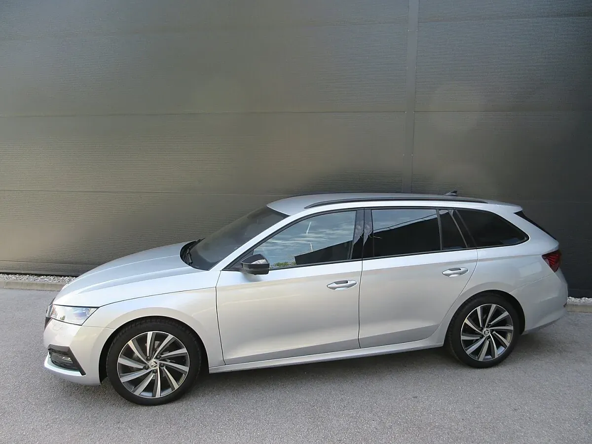 Skoda Octavia 2023 photo 2