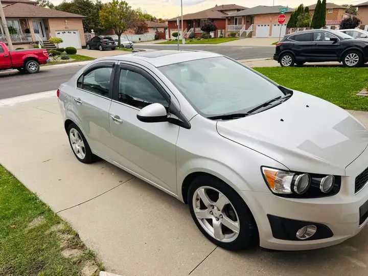 Chevrolet Sonic 2012 photo 4