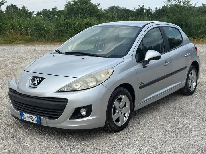 Peugeot 207 2009 photo 2