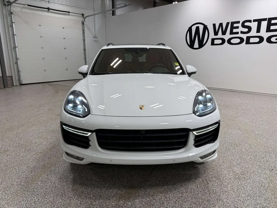 Porsche Cayenne 2016 photo 2