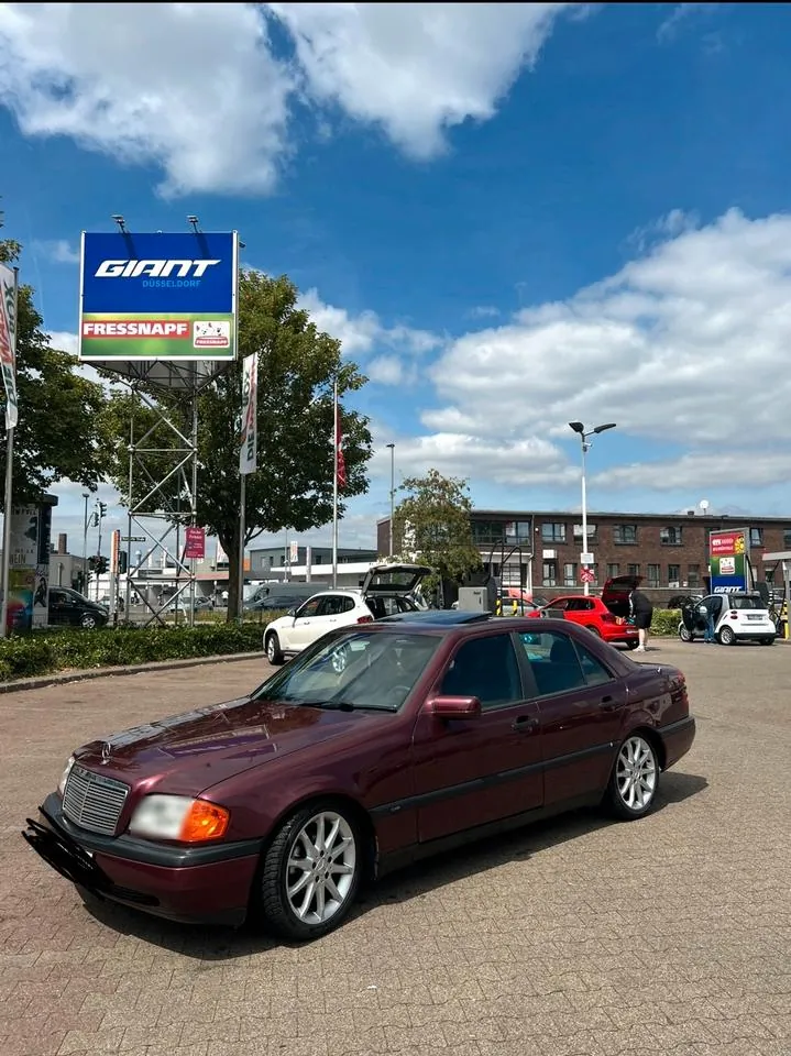 Mercedes-Benz C180