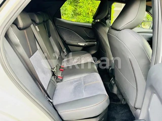 Lexus Lbx 2024 photo 4