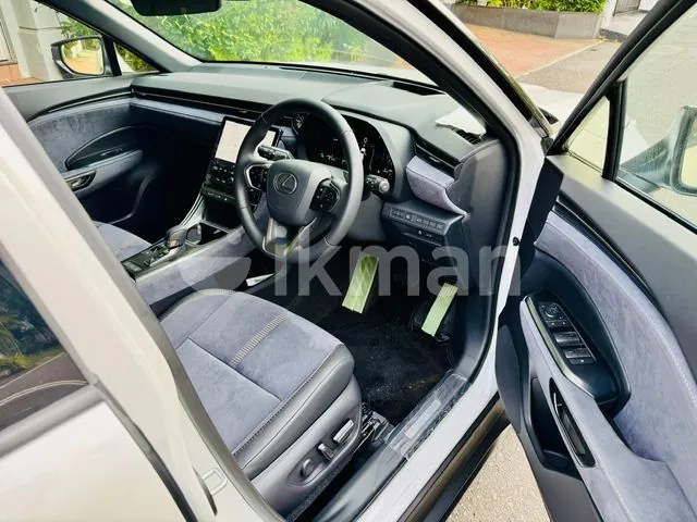 Lexus Lbx 2024 photo 2