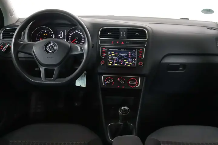 Volkswagen Polo 2015 photo 3