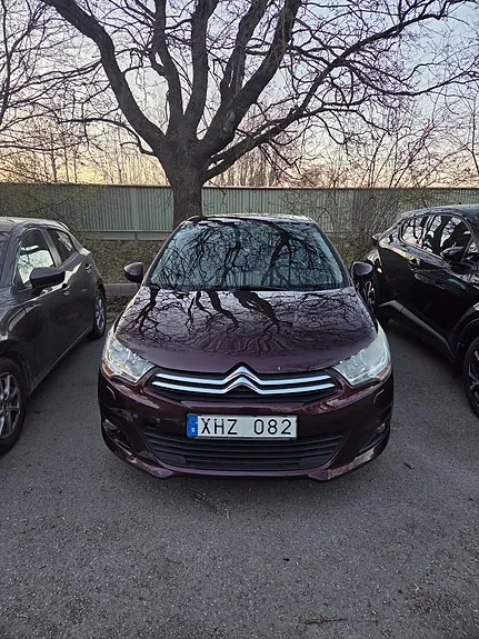 Citroen C4 2011 photo 2