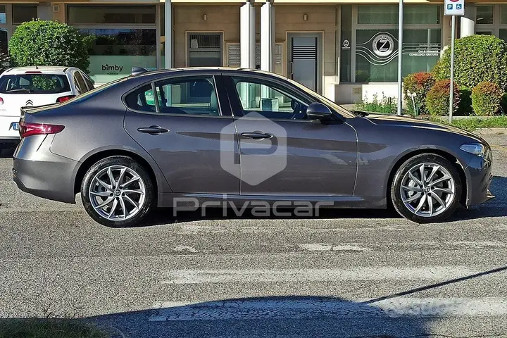 Alfa Romeo Giulia 2017 photo 4