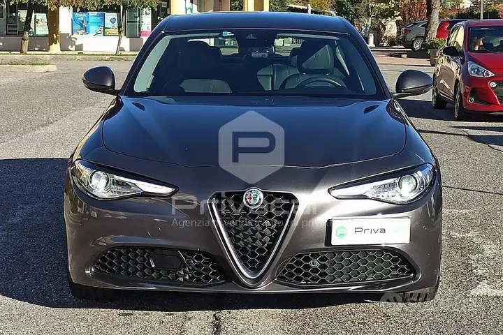 Alfa Romeo Giulia 2017 photo 2